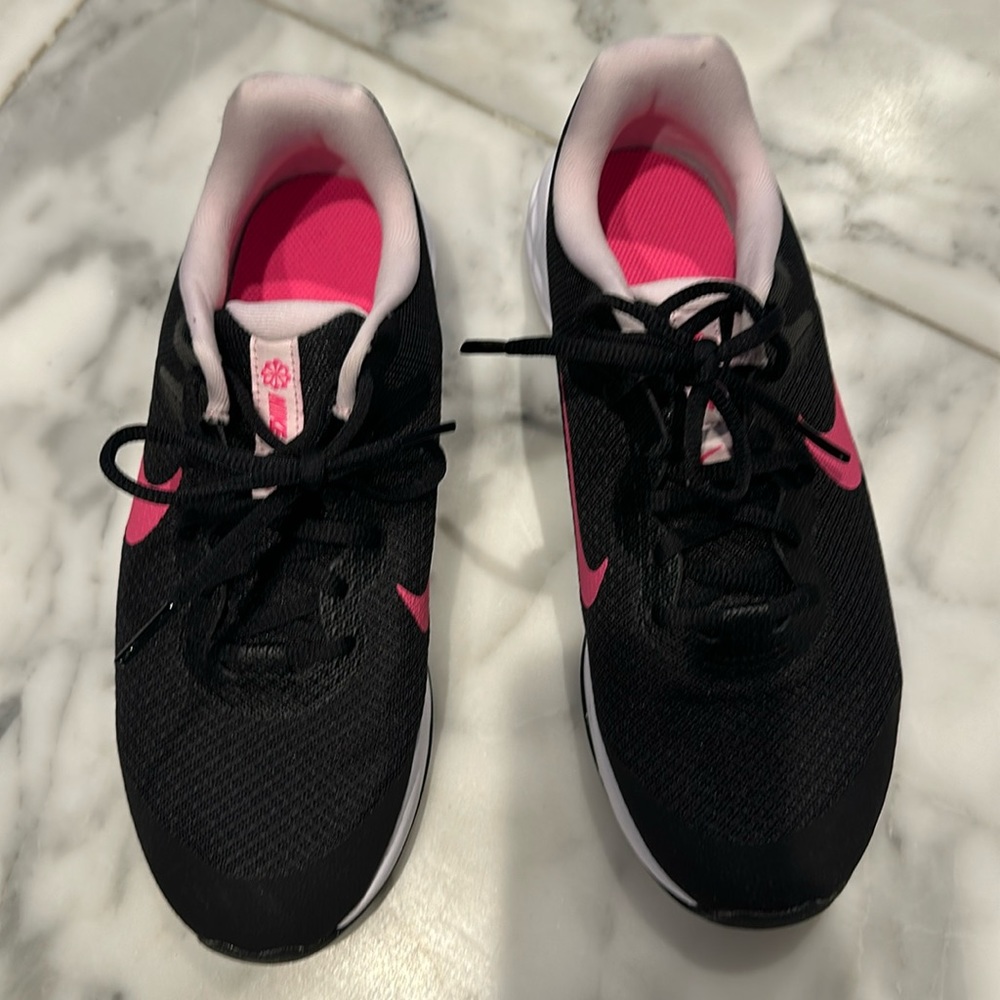 Ladies Nike sneakers